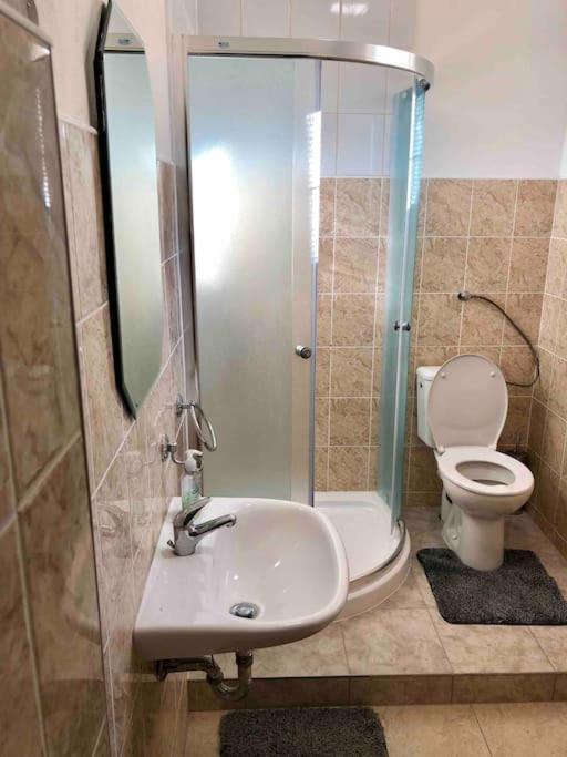 Cozy Apartment Near Hockey & Football Arena Bratysława Zewnętrze zdjęcie